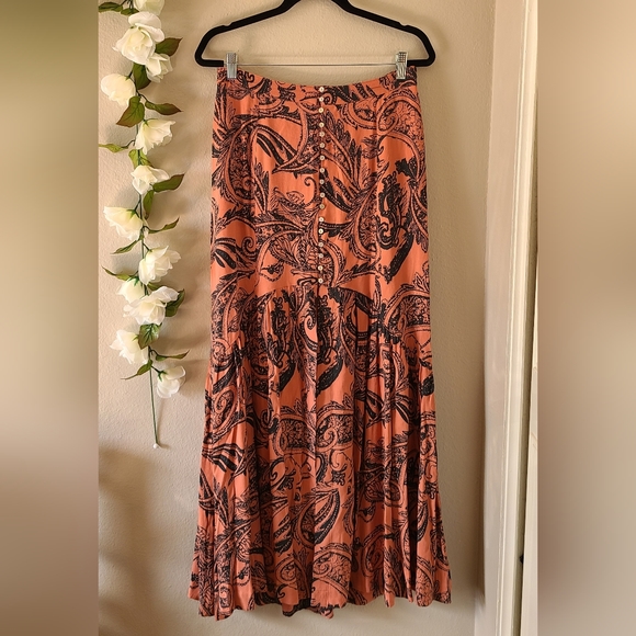 Free People Dresses & Skirts - Free People Button Front Paisley Maxi Skirt Size 6